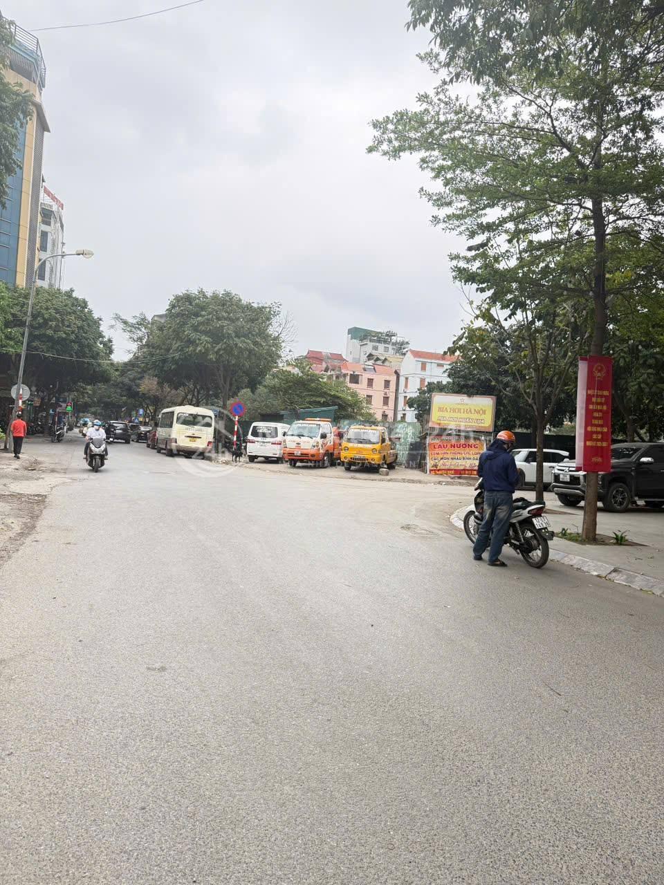 Cho thuê mặt bằng kinh doanh 240m gồm 9 tầng thang máy Mỹ Đình